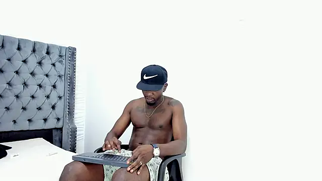 DOUGLAS 099 online show from October 11, 2025, 4:49 pm