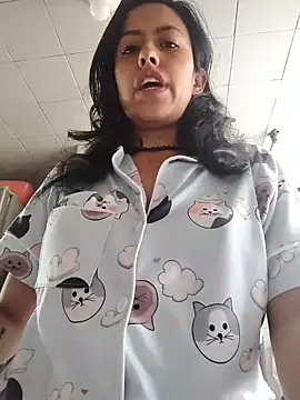 Queen Ashly online show from November 9, 2025, 4:49 pm