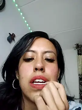 Queen Ashly online show from November 15, 2025, 1:47 am