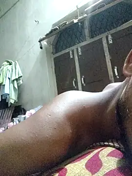 Snapshot of yours_boyyy chatting on September 18, 2025, 4:53 pm yours boyyy online show from September 18, 2025, 4:53 pm