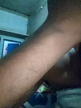 Snapshot of yours_boyyy chatting on October 1, 2025, 8:37 pm yours boyyy online show from October 1, 2025, 8:37 pm