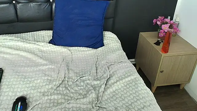 LiaMonroee  online show from January 5, 2026, 5:27 pm