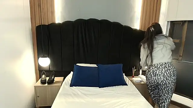 LiaMonroee  online show from March 8, 2026, 11:58 am