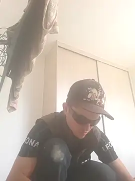 Loquendo2201 online show from October 9, 2025, 2:37 pm