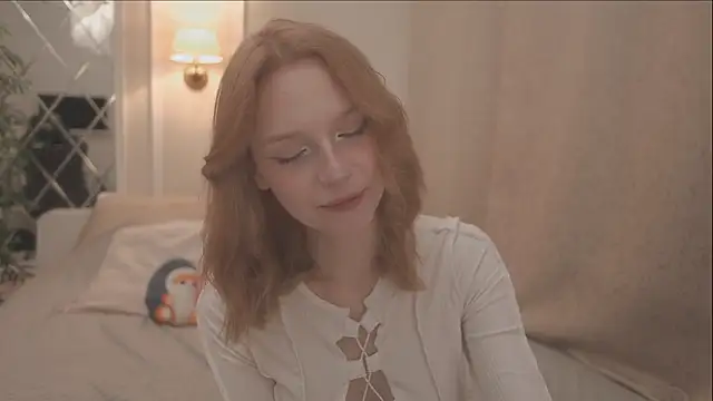 claire bennett online show from October 8, 2025, 3:26 am