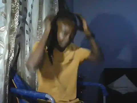 Snapshot of Nykho17 chatting on October 19, 2025, 6:19 pm Nykho17 online show from October 19, 2025, 6:19 pm