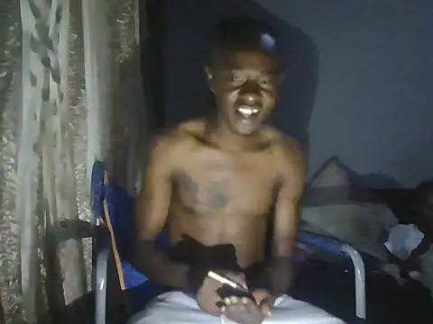 Snapshot of Nykho17 chatting on October 27, 2025, 8:13 pm Nykho17 online show from October 27, 2025, 8:13 pm