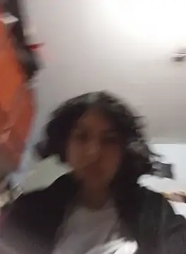 Snapshot of Syndel23 chatting on October 1, 2025, 2:50 am Syndel23 online show from October 1, 2025, 2:50 am