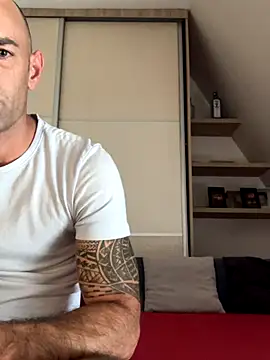 Snapshot of Enriko_Aisah2025 chatting on September 9, 2025, 1:32 pm Enriko Aisah2025 online show from September 9, 2025, 1:32 pm