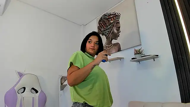 Gabrielaa Miller  online show from November 13, 2025, 7:35 pm