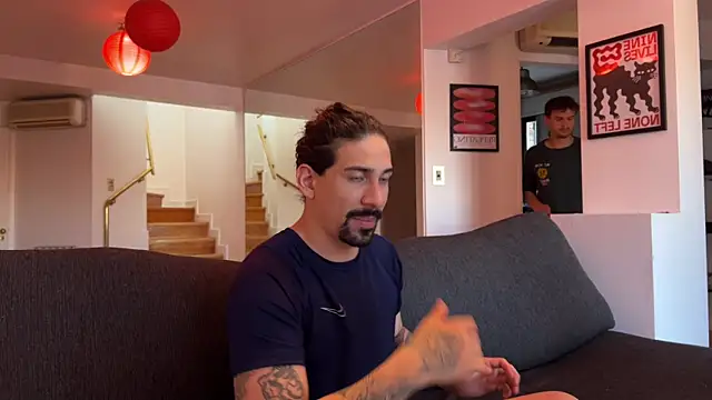 lenruy online show from November 3, 2025, 10:10 pm