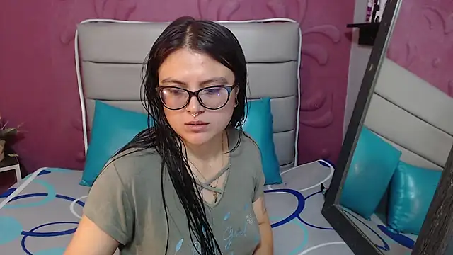 Cailing Zu online show from October 1, 2025, 7:42 pm