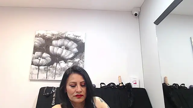 DonnaJoness online show from October 1, 2025, 8:15 pm