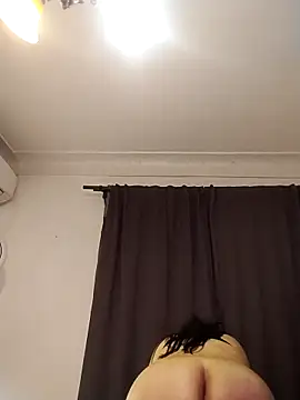 lilyan12 online show from June 5, 2026, 2:07 am