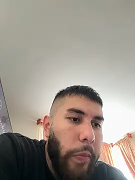 Snapshot of Diicaprio69 chatting on October 4, 2025, 9:46 pm Diicaprio69 online show from October 4, 2025, 9:46 pm