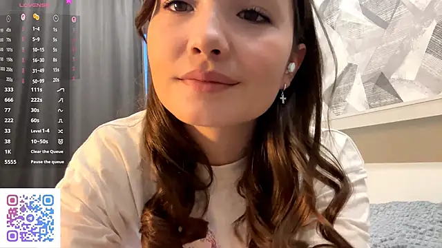 KiraVelvet online show from October 21, 2025, 2:07 pm