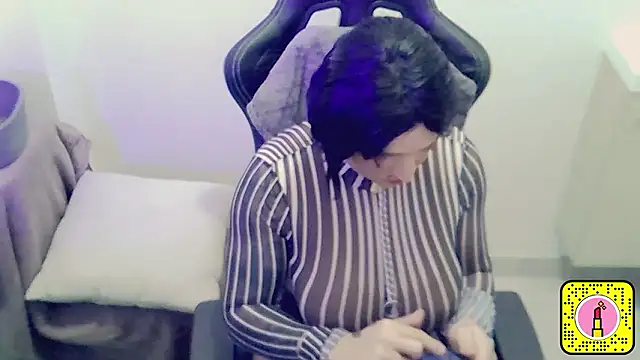 Morgane818181 online show from January 9, 2026, 8:10 pm