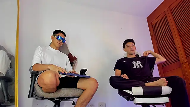 sotooliver3 online show from March 22, 2026, 9:07 pm