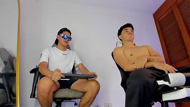 sotooliver3 online show from March 23, 2026, 8:35 pm