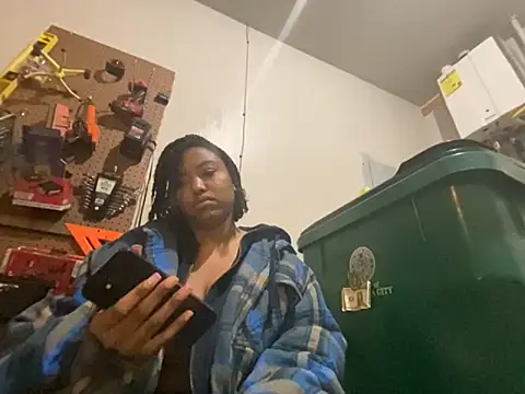 princesslivv online show from November 24, 2025, 4:12 am