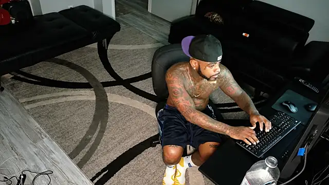 Snapshot of SLANGONDEMHOES chatting on September 29, 2025, 10:36 pm SLANGONDEMHOES online show from September 29, 2025, 10:36 pm