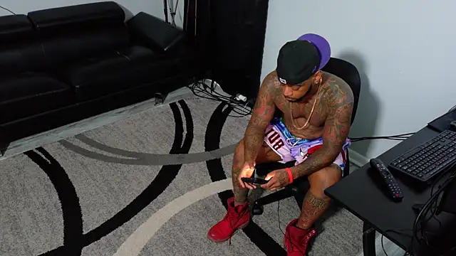 SLANGONDEMHOES online show from November 17, 2025, 7:52 pm