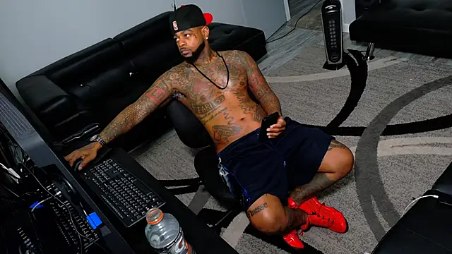 SLANGONDEMHOES online show from February 1, 2026, 7:29 am