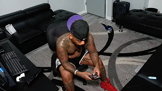 SLANGONDEMHOES online show from February 18, 2026, 12:17 am