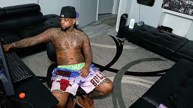 SLANGONDEMHOES online show from March 13, 2026, 4:46 pm