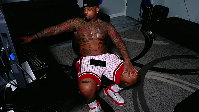 SLANGONDEMHOES online show from June 7, 2026, 12:48 am