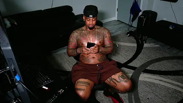 SLANGONDEMHOES online show from June 10, 2026, 1:21 pm
