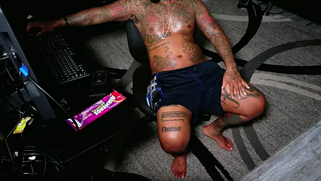 SLANGONDEMHOES online show from June 18, 2026, 3:18 am