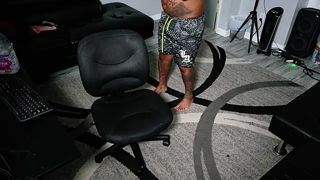 SLANGONDEMHOES online show from August 8, 2026, 1:30 am