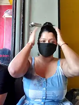 Snapshot of Hottie_couple69 chatting on September 23, 2025, 6:38 am Hottie couple69 online show from September 23, 2025, 6:38 am