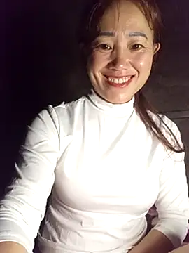 Snapshot of Fienjr chatting on October 10, 2025, 10:42 pm Fienjr online show from October 10, 2025, 10:42 pm