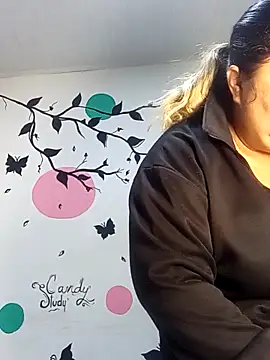 Snapshot of curvy_diva_ chatting on September 10, 2025, 11:10 am curvy diva  online show from September 10, 2025, 11:10 am