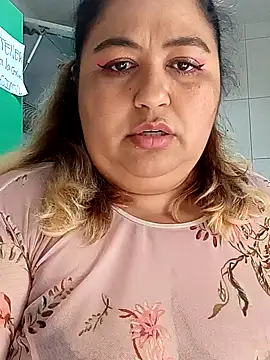 Snapshot of curvy_diva_ chatting on September 19, 2025, 1:12 pm curvy diva  online show from September 19, 2025, 1:12 pm