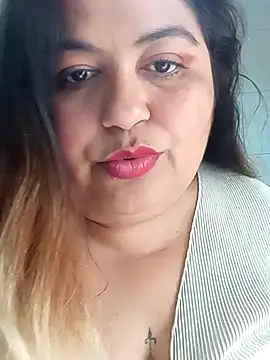 Snapshot of curvy_diva_ chatting on September 20, 2025, 1:23 pm curvy diva  online show from September 20, 2025, 1:23 pm