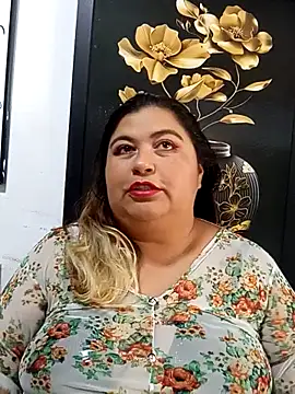 Snapshot of curvy_diva_ chatting on October 5, 2025, 12:03 pm curvy diva  online show from October 5, 2025, 12:03 pm