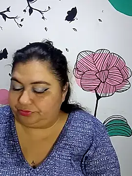 Snapshot of curvy_diva_ chatting on October 9, 2025, 11:19 am curvy diva  online show from October 9, 2025, 11:19 am