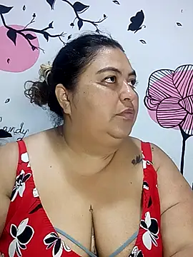 Snapshot of curvy_diva_ chatting on October 12, 2025, 11:20 am curvy diva  online show from October 12, 2025, 11:20 am