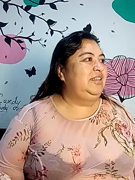 Snapshot of curvy_diva_ chatting on October 13, 2025, 11:21 am curvy diva  online show from October 13, 2025, 11:21 am