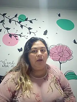 Snapshot of curvy_diva_ chatting on October 17, 2025, 11:02 am curvy diva  online show from October 17, 2025, 11:02 am