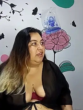 Snapshot of curvy_diva_ chatting on October 19, 2025, 11:55 am curvy diva  online show from October 19, 2025, 11:55 am