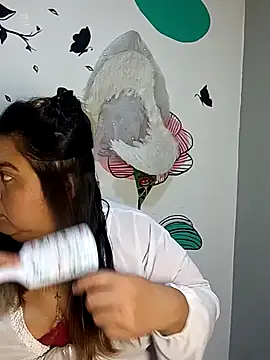 curvy diva  online show from December 16, 2025, 9:25 am