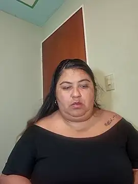 curvy diva  online show from May 3, 2026, 2:28 am
