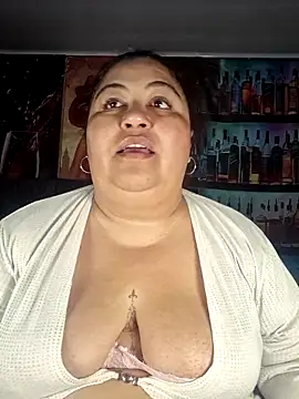 curvy diva  online show from May 4, 2026, 10:11 am