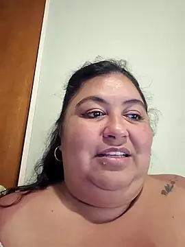 curvy diva  online show from May 4, 2026, 11:45 pm