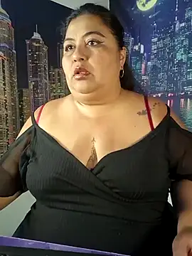 curvy diva  online show from May 11, 2026, 2:45 pm