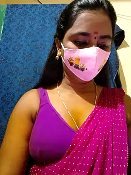 Snapshot of mini-queen chatting on September 12, 2025, 11:10 am mini-queen online show from September 12, 2025, 11:10 am